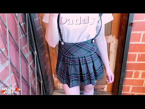 ❤️ 여학생은 그녀의 거시기를 깊이 빨고 수업 ​​대신 성교합니다. ❌ 포르노 fb 우리